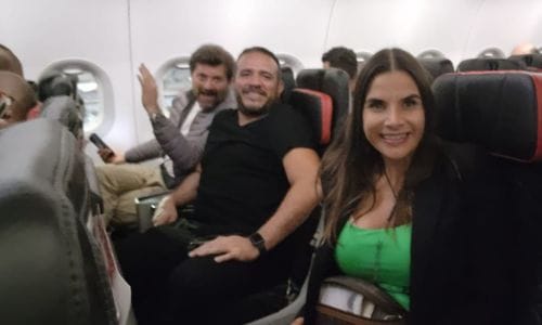 divan rojo en guatemal 2023