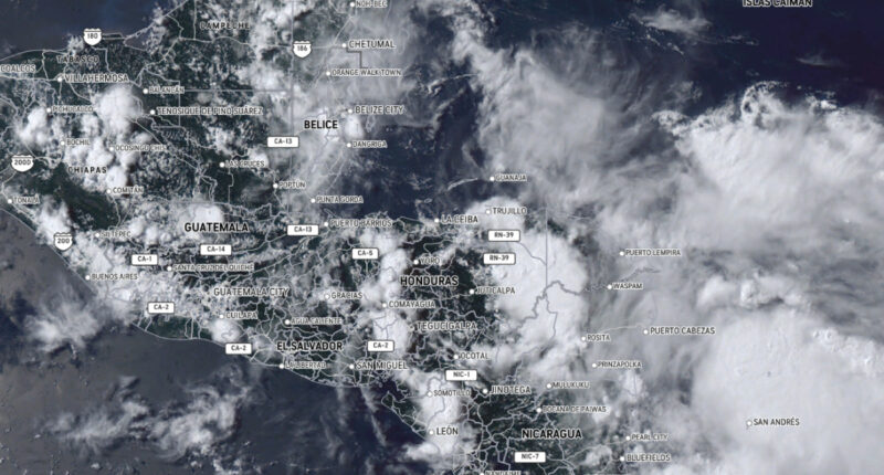 Según información de las autoridades, el mes de julio traerá lluvias intensas para Guatemala.