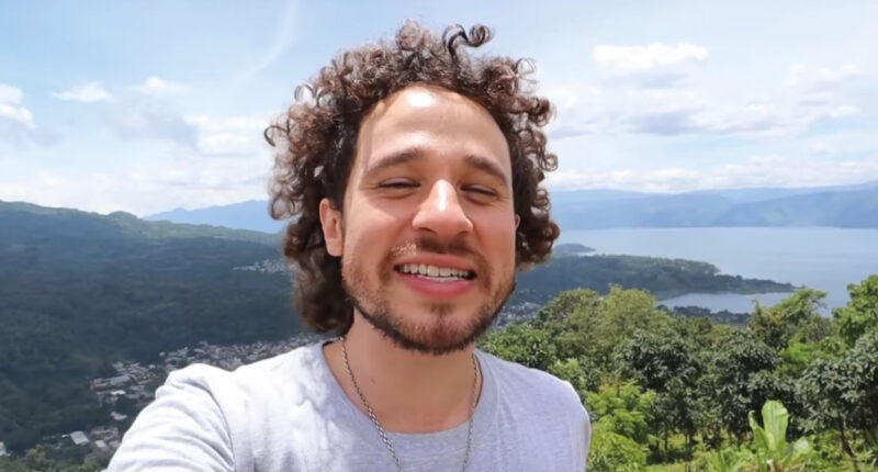 El famoso youtuber mexicano Luisito Comunica ha informado a sus seguidores que se encuentra nuevamente en Guatemala.