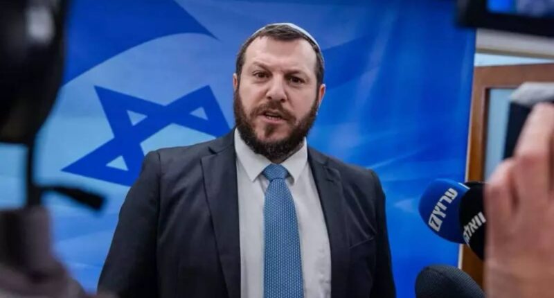 ministro israeli suspendido