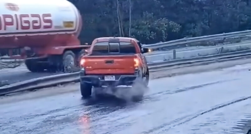 La Ruta Interamericana en Guatemala se ha congelado en las últimas horas debido a las bajas temperaturas registradas en el país.