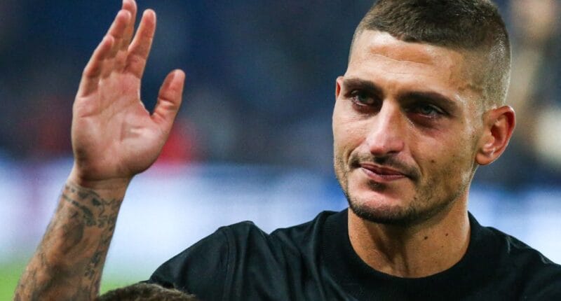 Eurocopa: Marco Verratti durante una ceremonia en su honor tras su salida del club, antes del partido de la Ligue 1 Uber Eats entre el Paris Saint-Germain y el OGC Nice en el Parc des Princes, en París, Francia, el 15 de septiembre de 2023. (Foto por Ibrahim Ezzat/NurPhoto) (Foto por Ibrahim Ezzat / NurPhoto / NurPhoto vía AFP)