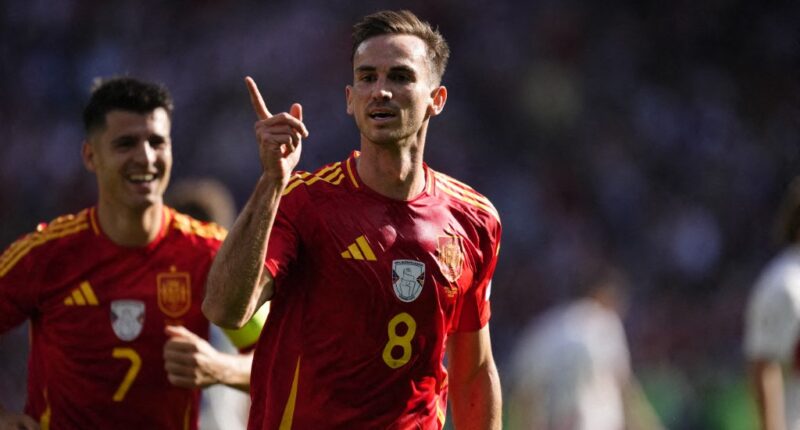 Fabian Ruiz, centrocampista de España y Paris Saint-Germain, celebra después de marcar el primer gol de su equipo durante el partido de la fase de grupos de la UEFA EURO 2024 entre España y Croacia en el Olympiastadion el 15 de junio de 2024 en Berlín, Alemania. (Foto de Jose Breton/Pics Action/NurPhoto) (Foto de Jose Breton / NurPhoto vía AFP)