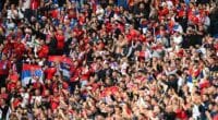 16 de junio de 2024, Renania del Norte-Westfalia, Gelsenkirchen: Fútbol, UEFA Euro 2024, Campeonato Europeo, Serbia - Inglaterra, ronda preliminar, Grupo C, jornada 1, Arena auf Schalke, los aficionados de Serbia animan a su equipo antes del inicio del partido. Foto: Bernd Thissen/dpa (Foto de BERND THISSEN / DPA / dpa Picture-Alliance vía AFP)