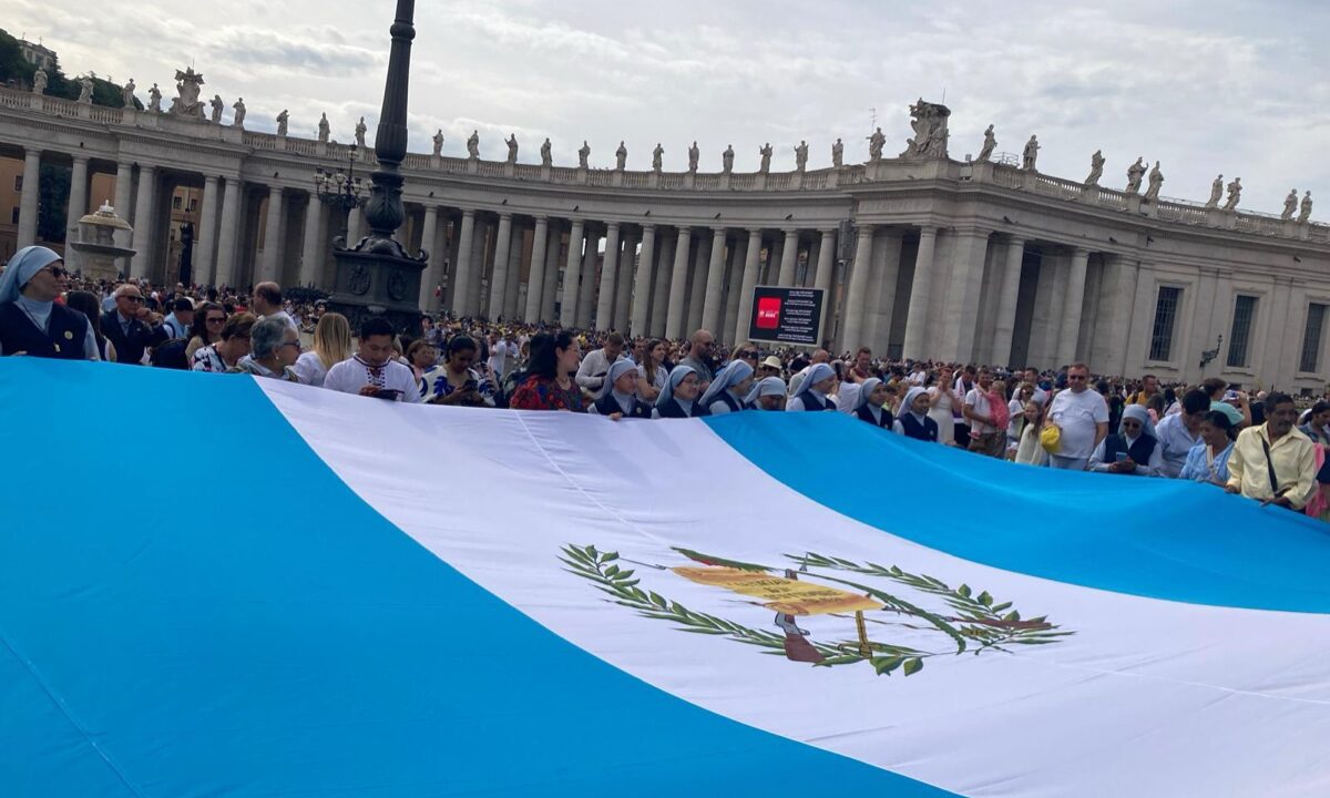 bandera guatemala roma