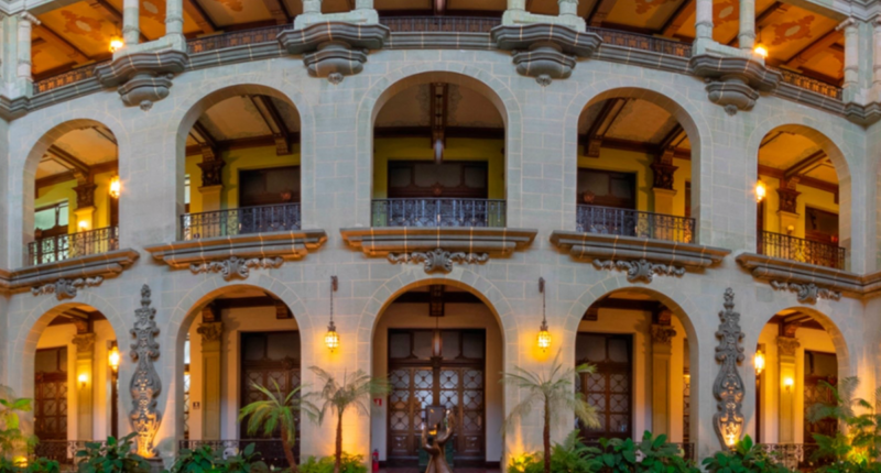 noches versos palacio nacional