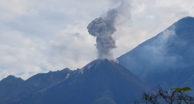 volcan santiaguito ascenso prohibido 2025