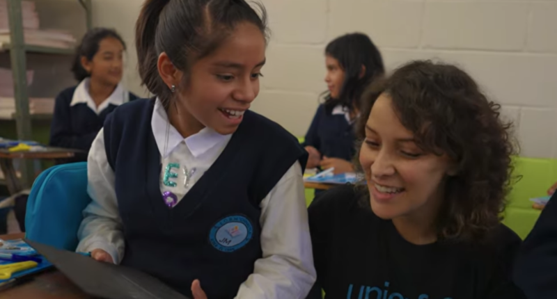 gaby moreno kits educativos unicef 2025